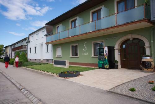 Bed & Breakfast G�stehaus & Weingut Johannes Strudler