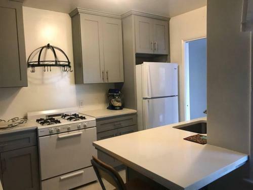 Beach Home In Sherman Oaks!
