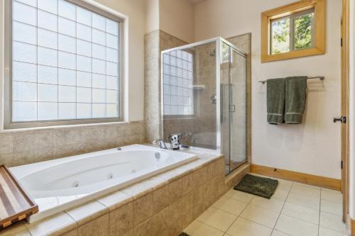 Dog Friendly Summer Vacation Hub Near Town Home