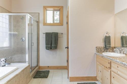Dog Friendly Summer Vacation Hub Near Town Home