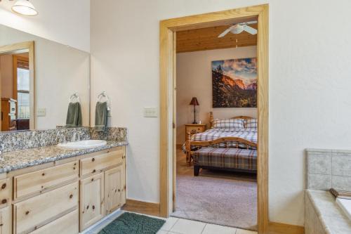 Dog Friendly Summer Vacation Hub Near Town Home