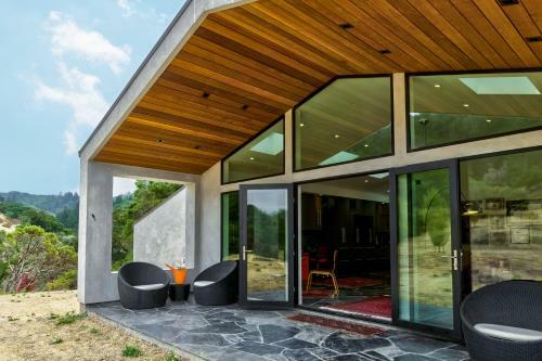 Great Oak Manor