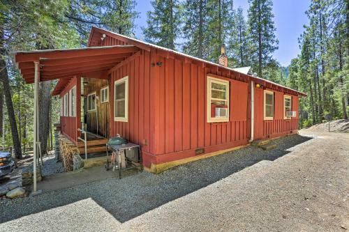 Vintage Pines Cabin Nostalgic Norcal Escape