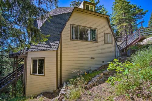 Modern Dome-shaped Cabin With Deck And Mtn Views