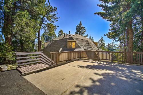 Modern Dome-shaped Cabin With Deck And Mtn Views