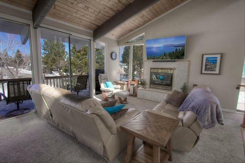 Let's Dock On Emerald By Lake Tahoe Accommodations