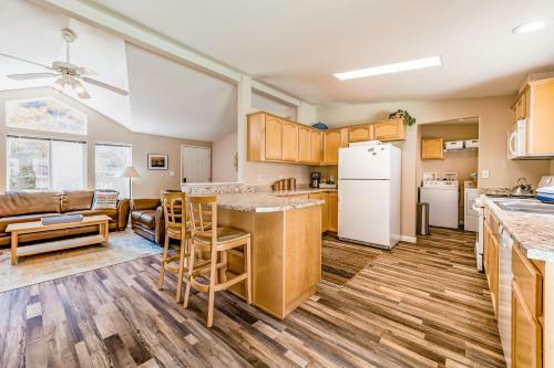 Mountain Quail Cottage