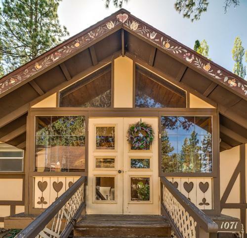 Find True Seclusion In Our Peaceful Chalet. 5 Acres, Trails, Trees & Spa