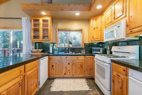Sunrise Chalet By Tahoe Mountain Properties