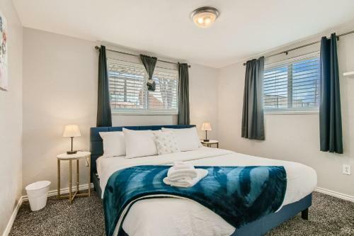 6913 W 71st Place
