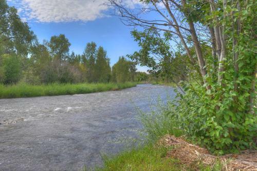 Pine River Model Cabin - 1 Br - Bayfield