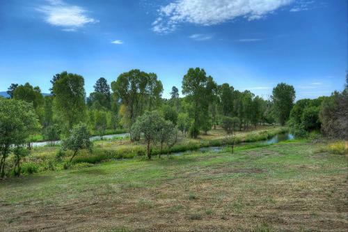 Pine River Model Cabin - 1 Br - Bayfield