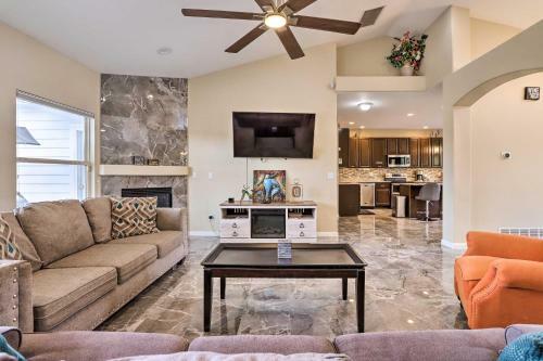 Spacious Brighton Home With Theater And Pool Table