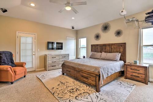 Spacious Brighton Home With Theater And Pool Table