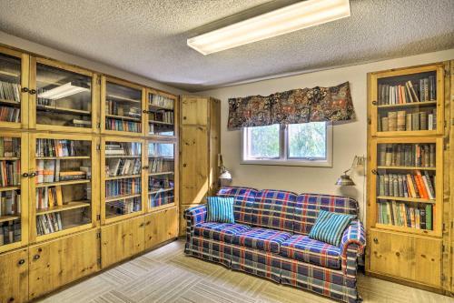 Spacious Buena Vista Haven On Golf Course!