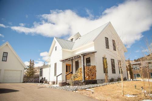 Creede America Victorian