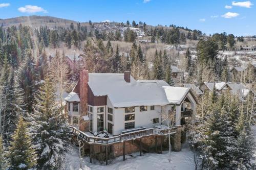 Welcome To The Modern Mountain Luxury! Home