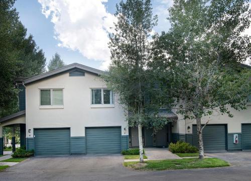 Greenbrier Townhouse #36