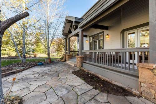 Immaculate 5bd Family Retreat