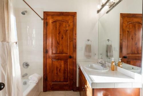 Immaculate 5bd Family Retreat