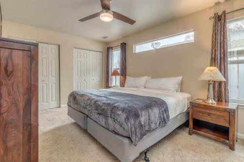 Good Vibrations In This Cozy Downtown Home!