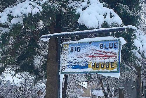 Big Blue House - 4398 Cr 203