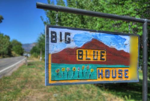 Big Blue House - 4398 Cr 203