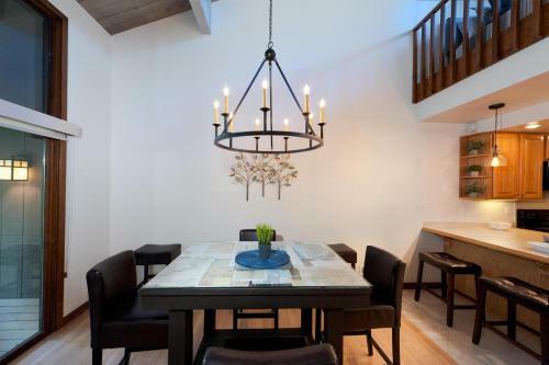 Tamarron Gambel Oak - 786