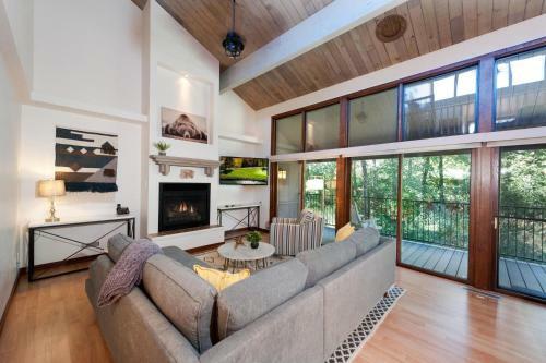 Tamarron Gambel Oak - 786