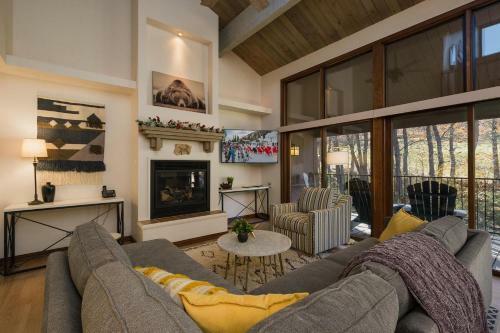 Tamarron Gambel Oak - 786