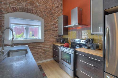 Jarvis Condo 304
