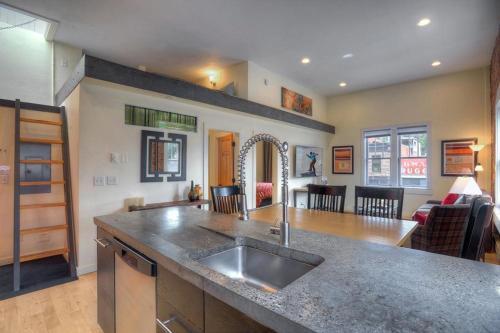 Jarvis Condo 304