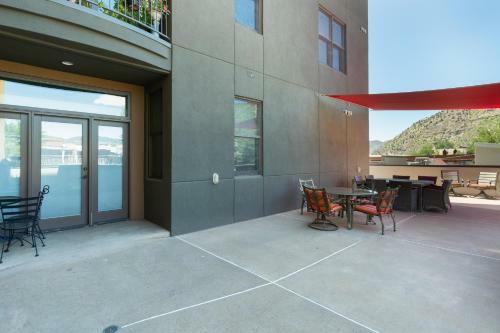 Mears House - Unit 2e