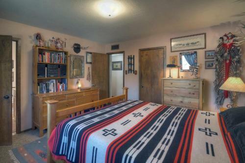 Between The Waters Cabin