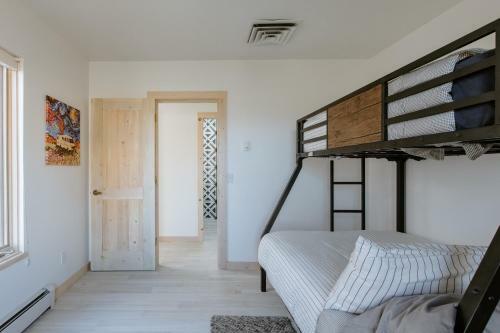 Resort-like Adobe At Colorado National Monument