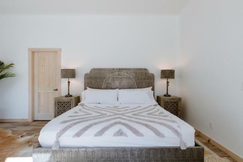 Resort-like Adobe At Colorado National Monument