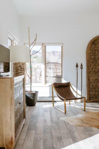 Resort-like Adobe At Colorado National Monument