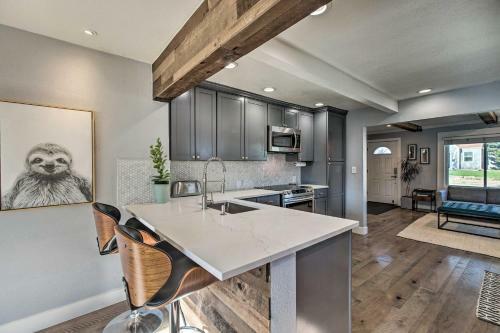 Sun-dappled Gem, Less Than 3 Mi To Washington Park!