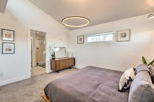 Modern Denver Home With Hot Tub, Walkable Area!