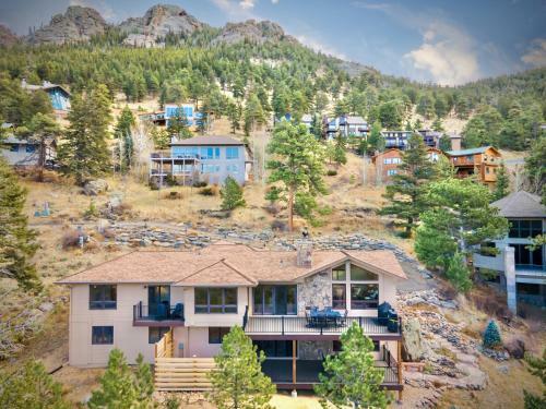 Alpenglow Vacation Home At Windcliff Home