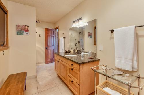 Alpenglow Vacation Home At Windcliff Home