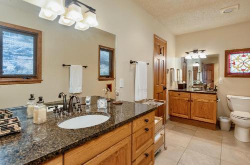 Alpenglow Vacation Home At Windcliff Home