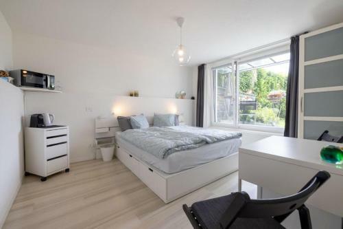 Hostal Camera Con Bagno Privato E Giardino