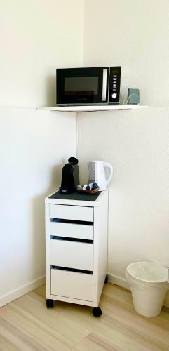 Hostal Camera Con Bagno Privato E Giardino