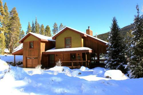 Boulder Bend, The Perfect Mountain Getaway!