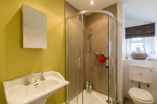 Villa Large Cotswold Farmhouse + Garden+ Views+tub