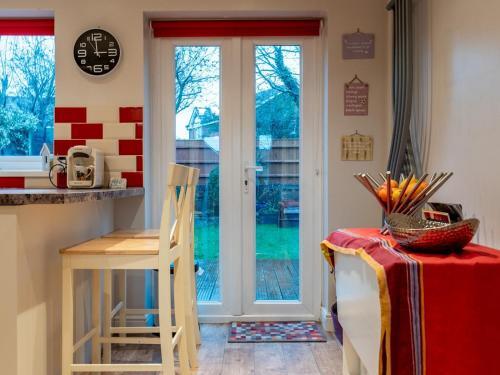 Pass The Keys Private 2 Bedroom Gem With Parking