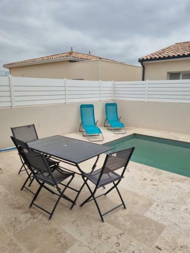 Villa Neuve Avec Piscine