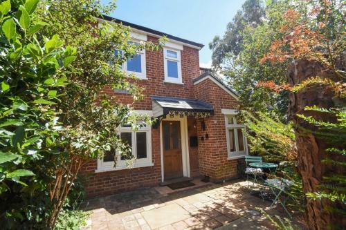 Unique Period One Bedroom House In Colchester
