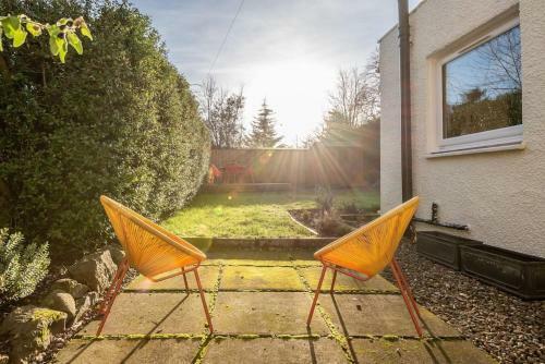 Charming Cardoon Cottage In Beautiful Village